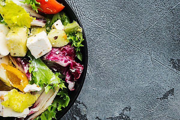 포토 JPG 해외이미지 그릇 회색배경 오이 치즈 파프리카 근접촬영 사람없음 하이앵글 샐러드 상추 채식 다이어트음식 적양배추 채식주의자 카피스페이스 비건음식 해외포토 식기 음식 뷰포인트 백그라운드 다이어트 채소 유제품 공백 회색 양배추 파일형식 비건