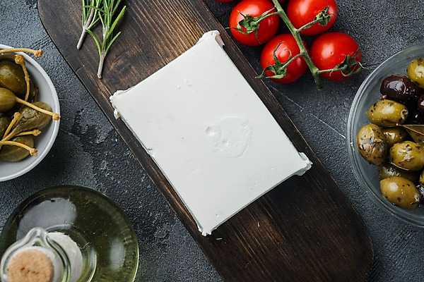 포토 JPG 해외이미지 그릇 방울토마토 회색배경 치즈 사람없음 하이앵글 샐러드 올리브오일 올리브 채식 로즈메리 다이어트음식 나무도마 채식주의자 비건음식 해외포토 식기 열매 음식 뷰포인트 백그라운드 다이어트 토마토 유제품 도마 목재 회색 기름_음식 허브 파일형식 비건