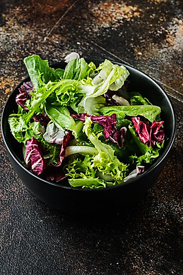 포토 JPG 해외이미지 그릇 사람없음 샐러드 상추 채식 다이어트음식 적양배추 채식주의자 갈색배경 비건음식 해외포토 식기 음식 백그라운드 다이어트 채소 갈색 양배추 파일형식 비건