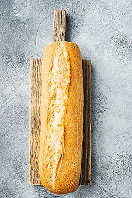 포토 JPG 해외이미지 회색배경 실내 사람없음 바게트 나무도마 해외포토 빵 백그라운드 도마 내부 목재 회색 파일형식