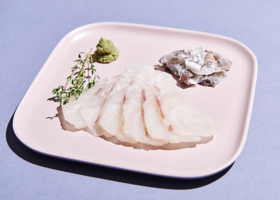 포토 JPG 스튜디오촬영 접시 음식 실내 사람없음 날것 보라색배경 광어회 국내포토 식기 백그라운드 내부 보라색 생선회 파일형식