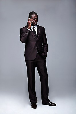 포토 JPG 스튜디오촬영 전신 서양인 외국인 해외기획촬영 응시 2011년태국 남자 포즈 흑인 비즈니스 모션 회색배경 실내 한명 서기 들기 사람 정장 성인 앞모습 30대 스마트폰 글로벌비즈니스 비즈니스맨 찡그림 전화기 통화 남자만 남자한명만 성인남자만 성인한명만 성인남자한명만 장년만 장년남자만 장년남자한명만 성인만 국내포토 1 시선 옷 뷰포인트 백그라운드 표정 인종 내부 장년 핸드폰 스마트기기 글로벌 회색 직장인 파일형식