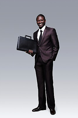 포토 JPG 스튜디오촬영 전신 서양인 외국인 해외기획촬영 2011년태국 남자 포즈 흑인 서류가방 가방 비즈니스 모션 회색배경 실내 한명 서기 미소 웃음 들기 사람 정장 성인 앞모습 30대 비즈니스라이프 글로벌비즈니스 업무 비즈니스맨 작업실 출장 출근 출퇴근 퇴근 남자만 남자한명만 성인남자만 성인한명만 성인남자한명만 장년만 장년남자만 장년남자한명만 성인만 국내포토 1 라이프스타일 잡화 옷 뷰포인트 백그라운드 표정 인종 내부 장년 글로벌 회색 작업 직장인 파일형식
