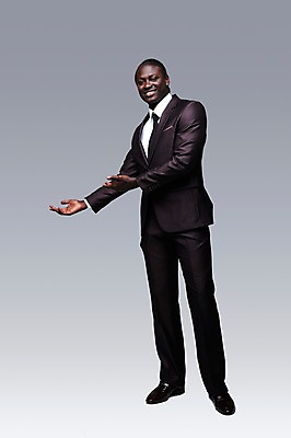 포토 JPG 스튜디오촬영 전신 서양인 외국인 해외기획촬영 2011년태국 남자 포즈 흑인 비즈니스 모션 회색배경 안내 실내 한명 서기 미소 웃음 사람 정장 손짓 성인 앞모습 30대 글로벌비즈니스 비즈니스맨 남자만 남자한명만 성인남자만 성인한명만 성인남자한명만 장년만 장년남자만 장년남자한명만 성인만 국내포토 1 옷 뷰포인트 백그라운드 표정 인종 내부 장년 글로벌 회색 직장인 파일형식
