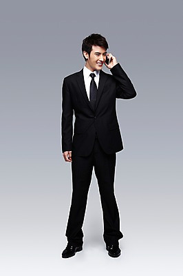 포토 JPG 스튜디오촬영 전신 해외기획촬영 응시 2011년태국 남자 포즈 비즈니스 모션 회색배경 실내 한명 서기 미소 웃음 들기 사람 동양인 정장 성인 앞모습 30대 스마트폰 글로벌비즈니스 비즈니스맨 전화기 통화 남자만 남자한명만 성인남자만 성인한명만 성인남자한명만 장년만 장년남자만 장년남자한명만 성인만 국내포토 1 시선 옷 뷰포인트 백그라운드 표정 인종 내부 장년 핸드폰 스마트기기 글로벌 회색 직장인 파일형식