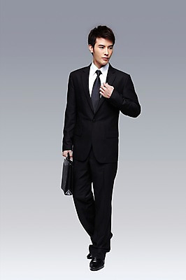 포토 JPG 스튜디오촬영 전신 해외기획촬영 응시 2011년태국 남자 포즈 서류가방 가방 비즈니스 모션 회색배경 실내 한명 서기 들기 사람 동양인 정장 성인 앞모습 30대 비즈니스라이프 글로벌비즈니스 업무 비즈니스맨 작업실 출장 출근 출퇴근 퇴근 남자만 남자한명만 성인남자만 성인한명만 성인남자한명만 장년만 장년남자만 장년남자한명만 성인만 국내포토 1 라이프스타일 시선 잡화 옷 뷰포인트 백그라운드 인종 내부 장년 글로벌 회색 작업 직장인 파일형식