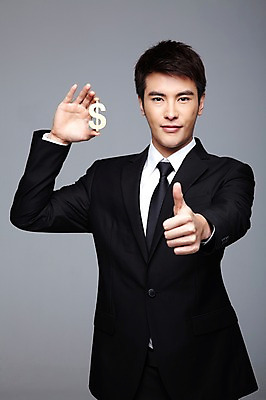 포토 JPG 스튜디오촬영 해외기획촬영 기호 2011년태국 남자 돈 비즈니스 회색배경 성공 실내 한명 들기 사람 동양인 정장 손짓 상반신 성인 앞모습 30대 달러 글로벌비즈니스 기쁨 엄지손가락 최고 비즈니스맨 화폐기호 목표 결과 계획 만족 추천 남자만 남자한명만 성인남자만 성인한명만 성인남자한명만 장년만 장년남자만 장년남자한명만 성인만 국내포토 문자 1 옷 감정 뷰포인트 백그라운드 컨셉 손가락 모션 인종 내부 장년 글로벌 회색 직장인 재산 화폐 파일형식