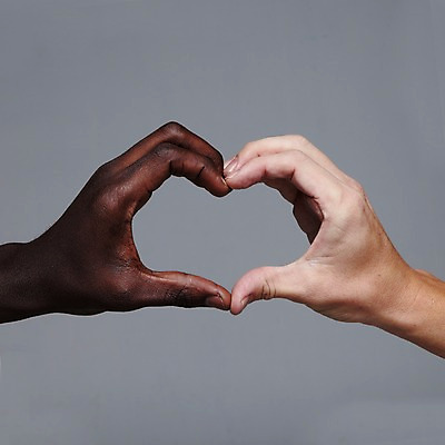 포토 JPG 스튜디오촬영 외국인 백인 해외기획촬영 손 2011년태국 흑인 신체 비즈니스 모션 회색배경 성공 협력 함께함 실내 사랑 사람 동양인 인종 손짓 두명 신체부위 글로벌 글로벌비즈니스 경쟁 하트 비즈니스맨 목표 계획 손모양 국내포토 모양 서양인 남자 감정 백그라운드 컨셉 내부 회색 직장인 파일형식 손_신체부위