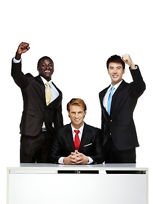 포토 JPG 스튜디오촬영 서양인 외국인 백인 해외기획촬영 2011년태국 남자 흑인 비즈니스 탁자 성공 회의 협력 영업 함께함 실내 협상 서기 미소 웃음 누끼 사람 앉기 동양인 인종 정장 손짓 성인 앞모습 세명 30대 글로벌비즈니스 파이팅 경쟁 주먹 거래 모임 업무 직장인 비즈니스맨 작업실 목표 계획 토론 동료 남자만 성인남자만 장년만 장년남자만 성인만 국내포토 직업 옷 뷰포인트 가구 컨셉 관계 모션 표정 내부 장년 글로벌 작업 파일형식