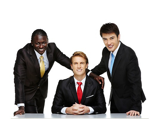 포토 JPG 스튜디오촬영 서양인 외국인 백인 해외기획촬영 2011년태국 남자 흑인 비즈니스 탁자 성공 회의 협력 영업 함께함 실내 협상 서기 미소 웃음 누끼 사람 앉기 동양인 인종 정장 성인 앞모습 세명 30대 글로벌비즈니스 경쟁 거래 모임 업무 직장인 비즈니스맨 작업실 목표 계획 토론 동료 남자만 성인남자만 장년만 장년남자만 성인만 국내포토 직업 옷 뷰포인트 가구 컨셉 관계 모션 표정 내부 장년 글로벌 작업 파일형식