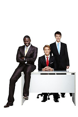 포토 JPG 스튜디오촬영 전신 서양인 외국인 백인 해외기획촬영 2011년태국 남자 흑인 비즈니스 탁자 성공 회의 협력 영업 함께함 실내 협상 서기 미소 웃음 누끼 사람 앉기 동양인 인종 정장 성인 앞모습 세명 30대 팔짱 글로벌비즈니스 경쟁 거래 모임 업무 직장인 비즈니스맨 작업실 목표 계획 토론 동료 남자만 성인남자만 장년만 장년남자만 성인만 국내포토 직업 옷 뷰포인트 가구 컨셉 관계 모션 표정 내부 장년 글로벌 작업 파일형식