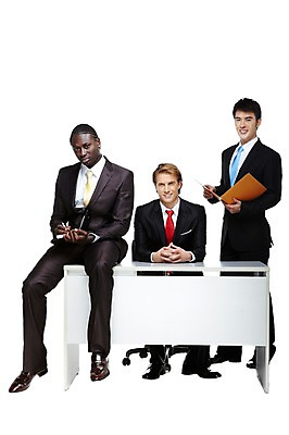 포토 JPG 스튜디오촬영 전신 서양인 외국인 백인 해외기획촬영 2011년태국 남자 흑인 비즈니스 탁자 성공 회의 협력 영업 함께함 실내 협상 서기 미소 웃음 누끼 사람 앉기 동양인 인종 정장 성인 앞모습 세명 30대 펜 다이어리 글로벌비즈니스 경쟁 거래 모임 기록 업무 직장인 비즈니스맨 작업실 목표 계획 토론 동료 문서 남자만 성인남자만 장년만 장년남자만 성인만 국내포토 직업 옷 뷰포인트 가구 컨셉 관계 모션 표정 내부 장년 글로벌 필기구 사무용품 작업 파일형식