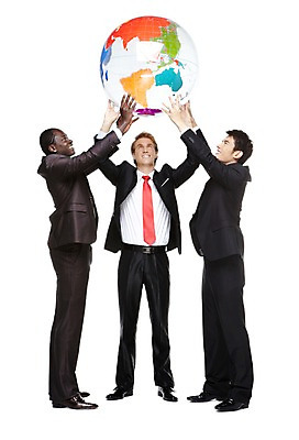 포토 JPG 스튜디오촬영 전신 서양인 외국인 백인 해외기획촬영 2011년태국 남자 지구 흑인 컨셉 비즈니스 공 성공 협력 함께함 실내 서기 미소 웃음 들기 누끼 사람 동양인 인종 정장 성인 앞모습 옆모습 세명 세계 글로벌 지구본 글로벌비즈니스 경쟁 올려보기 직장인 비즈니스맨 목표 계획 동료 화해 남자만 성인남자만 성인만 국내포토 직업 옷 감정 뷰포인트 관계 모션 표정 내부 파일형식