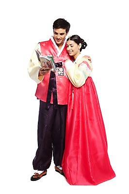 포토 JPG 스튜디오촬영 전신 서양인 외국인 백인 해외기획촬영 한국문화 한국전통 전통 라이프스타일 부부 커플 응시 옷 여자 2011년태국 명절 남자 전통문화 문화 한쌍 여행 가이드 신혼부부 새로움 한국 실내 서기 미소 웃음 들기 누끼 사람 20대 성인 두명 앞모습 책 여행객 체험 전통의상 한복 가이드북 북 고무신 전통체험 국내여행 청년만 성인만 국내포토 직업 동양문화 시선 기념일 아시아 뷰포인트 신발 컨셉 관계 모션 타악기 표정 인종 청년 내부 생활 신혼 파일형식