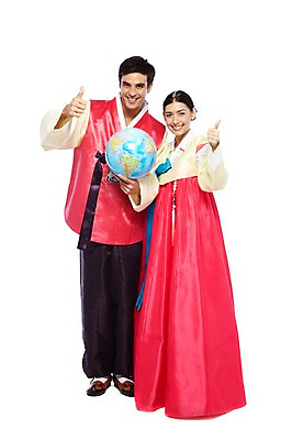 포토 JPG 스튜디오촬영 전신 서양인 외국인 백인 해외기획촬영 한국문화 한국전통 전통 라이프스타일 부부 커플 옷 여자 2011년태국 명절 남자 전통문화 문화 한쌍 여행 신혼부부 한국 실내 서기 미소 웃음 들기 누끼 사람 손짓 20대 성인 두명 앞모습 세계 글로벌 지구본 여행객 최고 체험 세계여행 전통의상 한복 만족 고무신 추천 국내여행 청년만 성인만 국내포토 동양문화 기념일 감정 아시아 뷰포인트 신발 컨셉 관계 모션 표정 인종 청년 내부 생활 신혼 파일형식