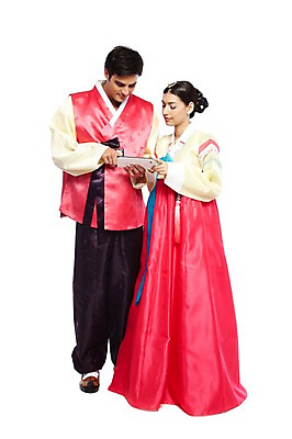 포토 JPG 스튜디오촬영 전신 서양인 외국인 백인 해외기획촬영 한국문화 한국전통 전통 부부 커플 응시 옷 여자 2011년태국 명절 남자 전통문화 문화 한쌍 여행 인터넷 통신 신혼부부 커뮤니케이션 한국 실내 서기 들기 누끼 사람 20대 성인 두명 앞모습 태블릿 여행객 웹서핑 체험 전통의상 한복 검색 고무신 국내여행 청년만 성인만 국내포토 동양문화 시선 기념일 아시아 뷰포인트 신발 컨셉 관계 모션 인종 청년 내부 전자제품 스마트기기 신혼 파일형식