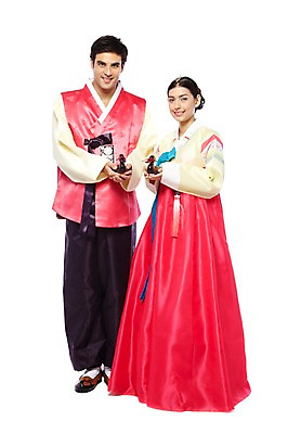 포토 JPG 스튜디오촬영 전신 서양인 외국인 백인 해외기획촬영 한국문화 한국전통 전통 라이프스타일 부부 커플 옷 여자 2011년태국 명절 남자 전통문화 문화 한쌍 인형 여행 결혼 신혼부부 새로움 전통소품 한국 실내 서기 미소 웃음 들기 누끼 사람 20대 성인 두명 앞모습 여행객 체험 전통의상 한복 원앙 오브젝트 전통혼례 고무신 목각인형 전통체험 전통인형 국내여행 청년만 성인만 국내포토 동양문화 기념일 아시아 뷰포인트 신발 컨셉 관계 모션 조류 표정 인종 이벤트 청년 내부 생활 전통의례 신혼 파일형식