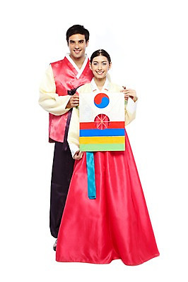 포토 JPG 스튜디오촬영 전신 서양인 외국인 백인 해외기획촬영 한국문화 한국전통 전통 라이프스타일 부부 커플 옷 여자 2011년태국 명절 남자 전통문화 문화 한쌍 여행 신혼부부 놀이 새로움 한국 실내 서기 미소 웃음 들기 누끼 사람 20대 성인 두명 앞모습 여행객 놀이용품 전통놀이 체험 전통의상 한복 연 연날리기 방패연 전통체험 국내여행 청년만 성인만 국내포토 동양문화 기념일 아시아 뷰포인트 컨셉 관계 모션 표정 인종 청년 내부 생활 오브젝트 신혼 파일형식