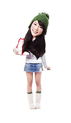 PSD 편집이미지 모자 여자 선물 한명 서기 미소 웃음 사람 동양인 이벤트 20대 성인 선물상자 미니어처 한국인 인물미니어처 SD캐릭터 여자만 여자한명만 성인여자만 청년만 청년여자만 성인한명만 청년여자한명만 성인여자한명만 성인만 이미지편집 캐릭터 1 잡화 모션 표정 인종 청년 상자 모형 파일형식