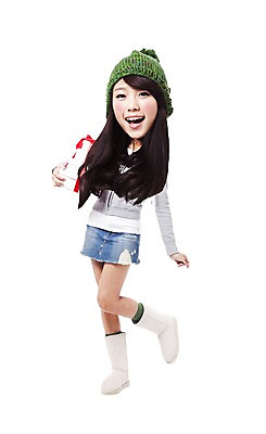 PSD 편집이미지 모자 여자 선물 한명 서기 미소 웃음 사람 동양인 이벤트 20대 성인 선물상자 미니어처 한국인 인물미니어처 SD캐릭터 여자만 여자한명만 성인여자만 청년만 청년여자만 성인한명만 청년여자한명만 성인여자한명만 성인만 이미지편집 캐릭터 1 잡화 모션 표정 인종 청년 상자 모형 파일형식