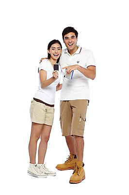 포토 JPG 스튜디오촬영 전신 서양인 외국인 백인 해외기획촬영 라이프스타일 커플 여자 2011년태국 남자 한쌍 여행 운동화 반바지 실내 서기 미소 웃음 들기 누끼 사람 손짓 20대 성인 두명 앞모습 캐주얼 여행객 카메라 사진촬영 가리킴 폴라로이드 폴라로이드사진 워커 국내여행 즉석카메라 청년만 성인만 국내포토 옷 뷰포인트 신발 바지 관계 모션 표정 인종 청년 내부 생활 전자제품 촬영 파일형식