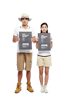 포토 JPG 스튜디오촬영 전신 서양인 외국인 백인 해외기획촬영 모자 한국문화 라이프스타일 커플 알파벳 여자 2011년태국 남자 문화 한쌍 캠페인 여행 운동화 컨셉 반바지 새로움 안내 한국 광고판 실내 서기 들기 누끼 사람 20대 성인 두명 앞모습 캐주얼 여행객 금지 표지판 체험 공익캠페인 역사 정지 알림 워커 전통체험 독도 국내여행 역사왜곡 왜곡 청년만 성인만 국내포토 동양문화 영어 잡화 옷 아시아 뷰포인트 섬 신발 바지 관계 모션 알림판 인종 청년 내부 생활 판 파일형식