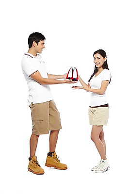 포토 JPG 스튜디오촬영 전신 서양인 외국인 백인 해외기획촬영 한국문화 한국전통 전통 라이프스타일 커플 잡화 여자 2011년태국 남자 전통문화 문화 한쌍 여행 운동화 신발 반바지 새로움 전통소품 한국 실내 서기 미소 웃음 들기 누끼 사람 20대 성인 두명 옆모습 캐주얼 여행객 체험 고무신 워커 전통체험 국내여행 청년만 성인만 국내포토 동양문화 옷 아시아 뷰포인트 컨셉 바지 관계 모션 표정 인종 청년 내부 생활 오브젝트 파일형식