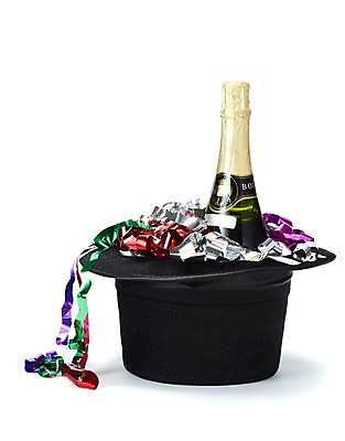 포토 JPG 스튜디오촬영 모자 잡화 술병 새해 주류 실내 사람없음 장식 축하 축 알코올 병 샴페인 오브젝트 샴페인병 신사모자 국내포토 모자_잡화 식기 음료 컨셉 병_용기 내부 파일형식