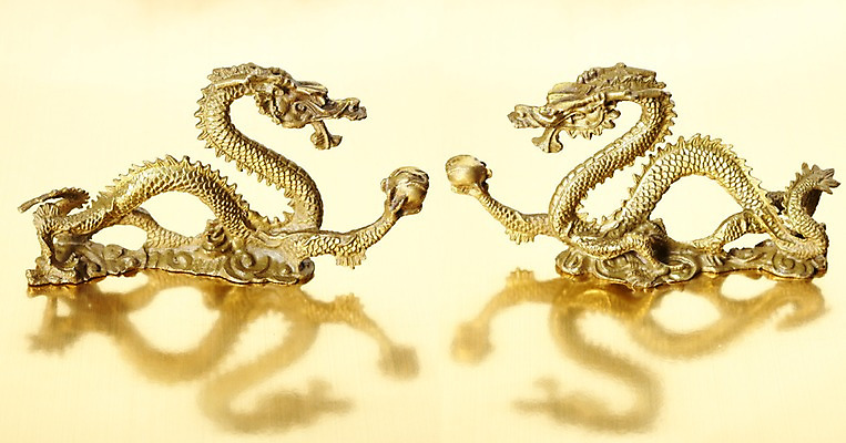 포토 JPG 스튜디오촬영 동물 실루엣 두마리 포유류 새해 실내 그림자 사람없음 모형 용띠 용 오브젝트 임진년 국내포토 2 촬영기법 내부 십이지신 파일형식