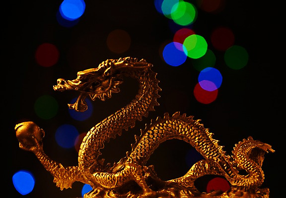 포토 JPG 스튜디오촬영 동물 한마리 포유류 조명 새해 실내 사람없음 빛 모형 용띠 용 원형 오브젝트 보케 임진년 국내포토 도형 1 내부 십이지신 파일형식