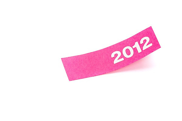 포토 JPG 스튜디오촬영 종이 분홍색 컬러 스티커 문구용품 새해 실내 누끼 사람없음 숫자 라벨 사무용품 메모지 업무 오브젝트 포스트잇 2012년 국내포토 문자 프레임 내부 작업 연도 파일형식