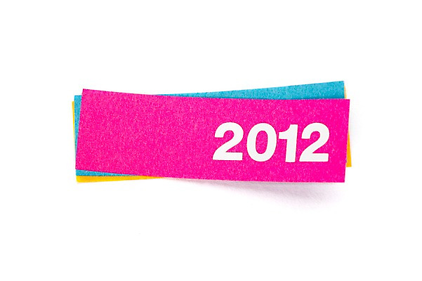 포토 JPG 스튜디오촬영 종이 스티커 문구용품 새해 실내 누끼 사람없음 숫자 라벨 사무용품 메모지 업무 오브젝트 포스트잇 2012년 국내포토 문자 프레임 내부 작업 연도 파일형식