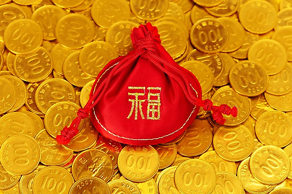 포토 JPG 스튜디오촬영 한국문화 한국전통 전통 전통문화 문화 생활용품 돈 새해 복주머니 실내 사람없음 동전 주머니 백원 오브젝트 비단주머니 국내포토 동양문화 전통소품 한국 내부 재산 파일형식