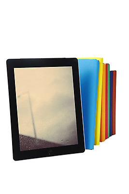 포토 JPG 스튜디오촬영 교재 실내 정보기술 누끼 사람없음 책 전자제품 컴퓨터 태블릿 스크린 통신기기 터치 전자책 스마트 오브젝트 편리함 가지런함 국내포토 교육 컨셉 통신 기술 내부 스마트기기 기계 파일형식