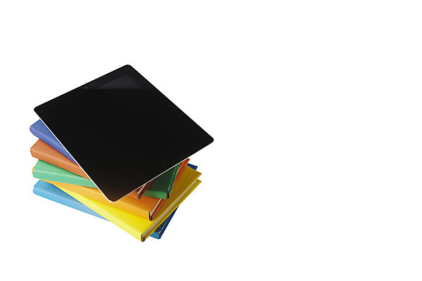 포토 JPG 스튜디오촬영 교재 실내 정보기술 누끼 사람없음 책 전자제품 컴퓨터 태블릿 쌓기 탑 스크린 통신기기 터치 전자책 스마트 오브젝트 편리함 국내포토 건축물 교육 컨셉 통신 모션 기술 내부 스마트기기 기계 파일형식