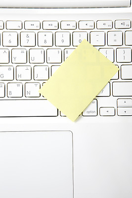 포토 JPG 스튜디오촬영 실내 정보기술 사람없음 노트북 전자제품 컴퓨터 통신기기 키보드 메모지 스마트 포스트잇 타자기 편리함 국내포토 컨셉 통신 기술 내부 사무용품 기계 골동품 파일형식