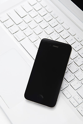 포토 JPG 스튜디오촬영 모바일 무선통신 실내 정보기술 사람없음 노트북 전자제품 스마트폰 핸드폰 컴퓨터 통신기기 키보드 전화기 스마트 편리함 국내포토 컨셉 통신 기술 내부 스마트기기 기계 파일형식