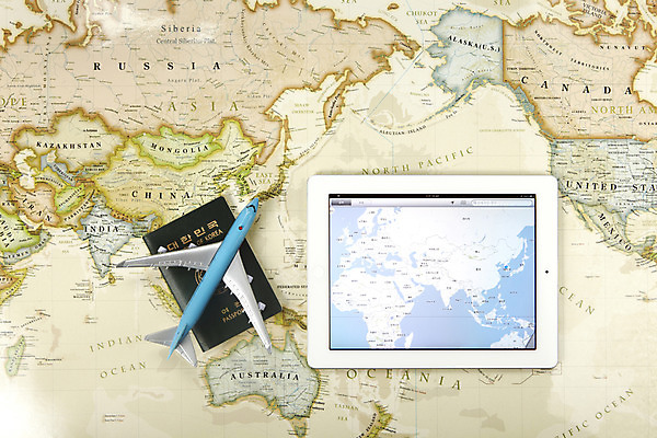 포토 JPG 스튜디오촬영 여행 세계지도 지도 비행기 실내 정보기술 사람없음 전자제품 컴퓨터 태블릿 장난감 모형 스크린 통신기기 터치 스마트 여권 편리함 비행기모형 국내포토 컨셉 통신 항공교통 대중교통 기술 내부 스마트기기 세계 기계 파일형식