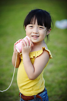 포토 JPG 주간 라이프스타일 공원 여자 딸 어린이라이프 어린이 여행 놀이 휴가 한국 한명 서기 미소 웃음 들기 사람 동양인 소녀 잔디 상반신 야외 옆모습 아웃포커스 장난감 제주도 소풍 놀이용품 산책 유치원생 한국인 종이컵 실전화기 전화기 순수 즐거움 상쾌 함덕해수욕장 통화 전화놀이 여자만 여자한명만 어린이만 소녀만 소녀한명만 국내포토 자연요소 식물 1 공공시설 감정 아시아 뷰포인트 컨셉 가족 모션 휴식 촬영기법 표정 인종 생활 컵 야외활동 일회용 해수욕장 오브젝트 함덕 파일형식