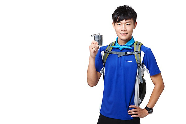 포토 JPG 스튜디오촬영 해외기획촬영 라이프스타일 남자 허리손 가방 2011년중국 배낭 레저용품 레저 실내 건강 아웃도어 한명 미소 웃음 들기 누끼 사람 동양인 상반신 20대 성인 취미 앞모습 레포츠 운동 중국인 건강관리 스카프 등산 트래킹 물병 등산복 등산용품 손수건 수통 남자만 남자한명만 성인남자만 청년만 청년남자만 청년남자한명만 성인한명만 성인남자한명만 성인만 국내포토 외국인 1 잡화 옷 뷰포인트 포즈 모션 표정 관리 인종 청년 내부 생활 목도리 물통 레포츠용품 파일형식