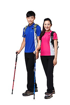 포토 JPG 스튜디오촬영 전신 해외기획촬영 라이프스타일 커플 여자 남자 가방 2011년중국 배낭 지팡이 레저용품 레저 실내 건강 아웃도어 서기 미소 웃음 누끼 사람 동양인 20대 성인 취미 두명 앞모습 레포츠 운동 중국인 건강관리 등산 트래킹 등산복 등산용품 등산화 청년만 성인만 국내포토 외국인 잡화 옷 뷰포인트 신발 관계 모션 표정 관리 인종 청년 내부 생활 레포츠용품 파일형식