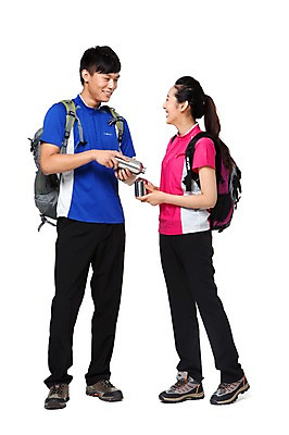 포토 JPG 스튜디오촬영 전신 해외기획촬영 라이프스타일 커플 여자 남자 가방 2011년중국 배낭 레저용품 레저 실내 건강 아웃도어 서기 미소 웃음 들기 누끼 사람 동양인 20대 성인 취미 두명 앞모습 레포츠 운동 중국인 마주보기 건강관리 등산 트래킹 붓기 갈증 등산복 등산용품 등산화 보온병 보온물병 청년만 성인만 국내포토 외국인 잡화 옷 뷰포인트 신발 관계 모션 표정 관리 인종 청년 내부 생활 레포츠용품 파일형식