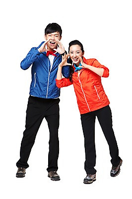 포토 JPG 스튜디오촬영 전신 해외기획촬영 라이프스타일 커플 여자 남자 포즈 2011년중국 모션 레저용품 레저 실내 건강 아웃도어 서기 미소 웃음 누끼 사람 동양인 손짓 20대 성인 취미 두명 앞모습 레포츠 운동 중국인 건강관리 외침 등산 트래킹 등산복 등산용품 등산화 청년만 성인만 국내포토 외국인 옷 뷰포인트 신발 관계 표정 관리 인종 청년 내부 생활 소리 레포츠용품 파일형식
