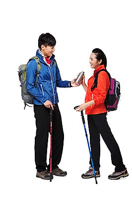 포토 JPG 스튜디오촬영 전신 해외기획촬영 라이프스타일 커플 여자 남자 가방 2011년중국 배낭 지팡이 레저용품 레저 실내 건강 아웃도어 서기 미소 웃음 들기 누끼 사람 동양인 20대 성인 취미 두명 옆모습 레포츠 운동 중국인 마주보기 건강관리 등산 트래킹 등산복 등산용품 등산화 보온병 보온물병 청년만 성인만 국내포토 외국인 잡화 옷 뷰포인트 신발 관계 모션 표정 관리 인종 청년 내부 생활 레포츠용품 파일형식