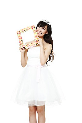 포토 JPG 스튜디오촬영 식물 해외기획촬영 긴머리 드레스 여자 꽃 신부 웨딩드레스 포즈 액자 결혼 2011년중국 모션 결혼식 왕관 프레임 실내 액자틀 한명 서기 미소 웃음 들기 누끼 사람 동양인 20대 성인 앞모습 중국인 여자만 여자한명만 성인여자만 청년만 청년여자만 성인한명만 청년여자한명만 성인여자한명만 성인만 국내포토 외국인 1 헤어스타일 옷 뷰포인트 표정 틀 인종 이벤트 청년 내부 파일형식