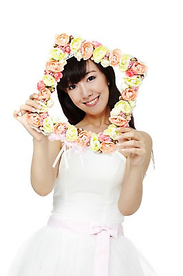 포토 JPG 스튜디오촬영 식물 해외기획촬영 긴머리 드레스 여자 꽃 신부 웨딩드레스 포즈 액자 결혼 2011년중국 모션 결혼식 프레임 실내 액자틀 한명 서기 미소 웃음 들기 누끼 사람 동양인 상반신 20대 성인 앞모습 중국인 여자만 여자한명만 성인여자만 청년만 청년여자만 성인한명만 청년여자한명만 성인여자한명만 성인만 국내포토 외국인 1 헤어스타일 옷 뷰포인트 표정 틀 인종 이벤트 청년 내부 파일형식