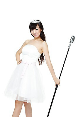 포토 JPG 스튜디오촬영 해외기획촬영 긴머리 드레스 여자 신부 음악 웨딩드레스 허리손 포즈 결혼 2011년중국 노래 결혼식 왕관 실내 한명 서기 미소 웃음 누끼 사람 동양인 20대 성인 옆모습 중국인 스탠드마이크 마이크 여자만 여자한명만 성인여자만 청년만 청년여자만 성인한명만 청년여자한명만 성인여자한명만 성인만 국내포토 외국인 1 헤어스타일 옷 뷰포인트 음향기기 모션 문화예술 표정 인종 이벤트 청년 내부 파일형식