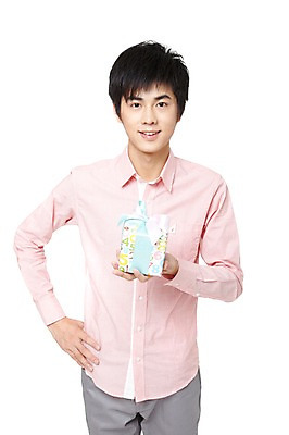 포토 JPG 스튜디오촬영 해외기획촬영 기념일 남자 허리손 2011년중국 실내 선물 한명 서기 미소 웃음 들기 누끼 사람 동양인 이벤트 20대 성인 앞모습 캐주얼 선물상자 상자 중국인 남자만 남자한명만 성인남자만 청년만 청년남자만 청년남자한명만 성인한명만 성인남자한명만 성인만 국내포토 외국인 1 옷 뷰포인트 포즈 모션 표정 인종 청년 내부 파일형식