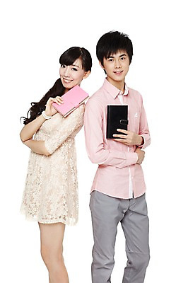 포토 JPG 스튜디오촬영 해외기획촬영 커플 여자 남자 한쌍 2011년중국 실내 선물 서기 미소 웃음 들기 누끼 사람 동양인 20대 성인 두명 옆모습 캐주얼 중국인 다이어리 청년만 성인만 국내포토 외국인 옷 뷰포인트 관계 모션 표정 인종 청년 내부 사무용품 파일형식