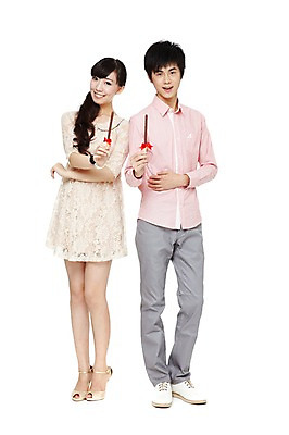 포토 JPG 스튜디오촬영 전신 해외기획촬영 커플 여자 기념일 남자 음식 한쌍 2011년중국 실내 서기 미소 웃음 들기 누끼 사람 동양인 이벤트 20대 성인 두명 앞모습 캐주얼 중국인 과자 하이힐 빼빼로 빼빼로데이 청년만 성인만 국내포토 외국인 옷 구두 뷰포인트 관계 모션 데이이벤트 디저트 표정 인종 청년 내부 여성화 막대과자 파일형식